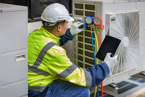Professional Ac Installation technician working in New Braunfels, TX